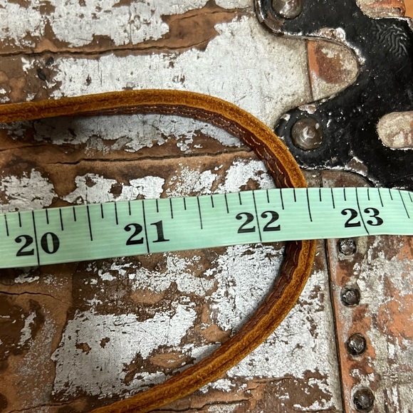 Handcrafted Brown Rattan Round Crossbody Bag - Picture 12 of 13